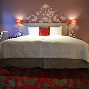 Deluxe Zimmer mit Kingsize-Bett